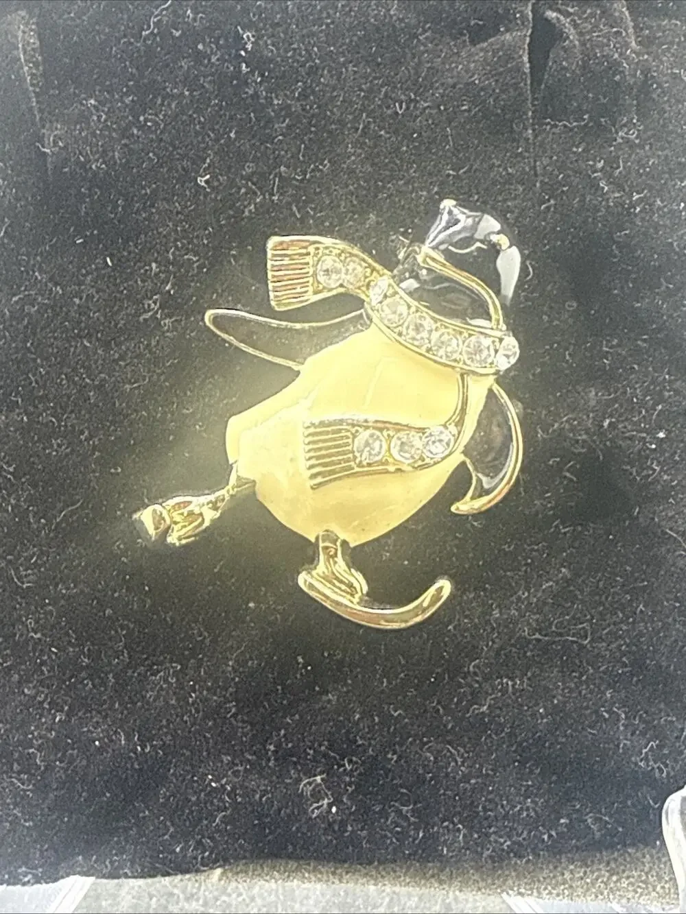 Penguin Brooch Pin Rhinestones Enamel Gold Tone Holiday Skiing Penguin
